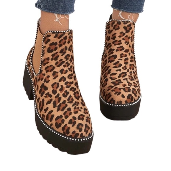 Chelsea Studded Animal Print Leopard Slip-on Platform Lug Booties Size 11 NWT - Picture 7 of 9